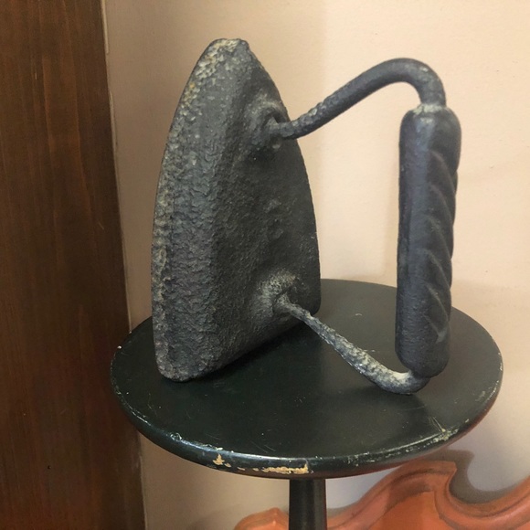 Antique clothes iron - Picture 2 of 11
